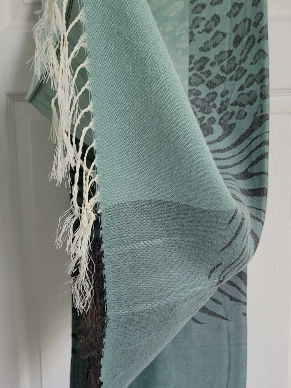 LIKE NEW: Super Soft Wrap